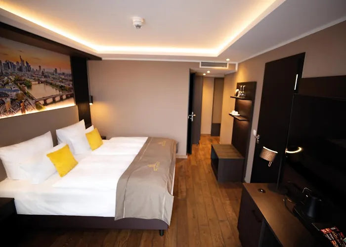 Hotel Skyline Frankfurt 4*