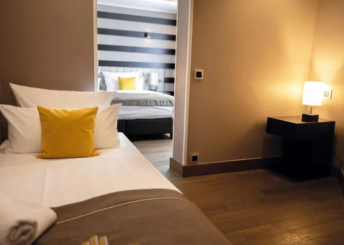 Hotel Skyline Frankfurt 4*