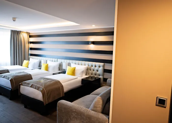Hotel Skyline Frankfurt 4*